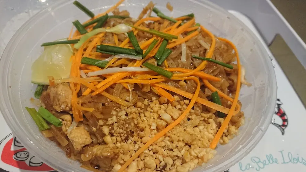 Pad Thaï Au Poulet À Emporter